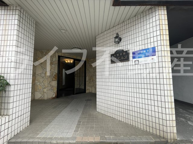 大宝枚岡CTヒルズのエントランス|清潔なエントランスです