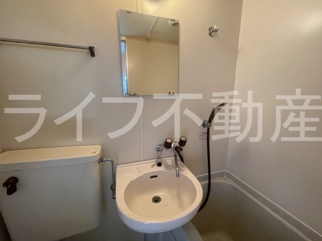 大宝枚岡CTヒルズの独立洗面台|独立洗面台あり、毎朝おしゃれに忙しい女性の方におすすめです