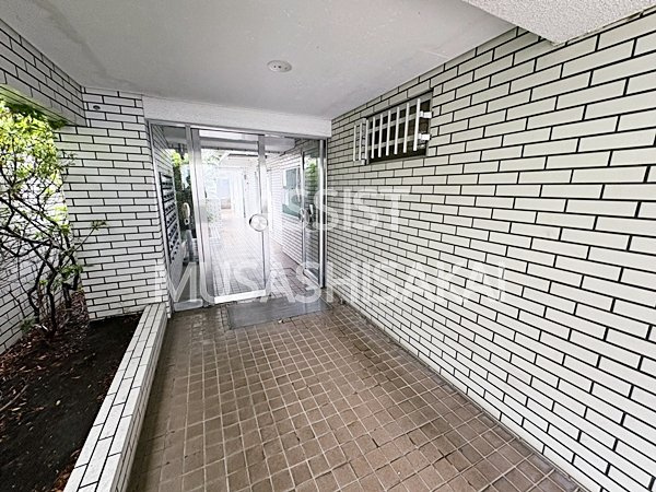 エトワール武蔵境のエントランス