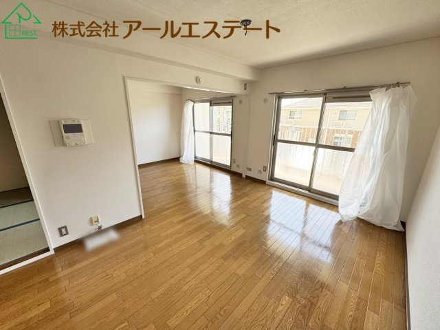 加古川グリーンシティD棟　　JR「加古川駅」徒歩13分の居間・リビング