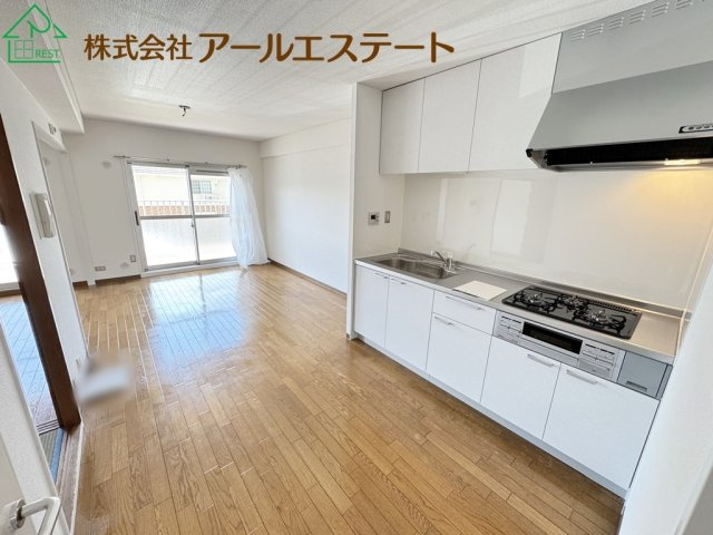 加古川グリーンシティD棟　　JR「加古川駅」徒歩13分の居間・リビング