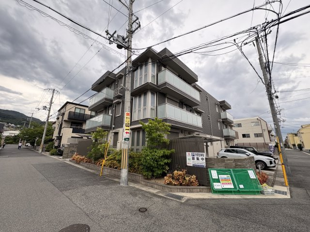 マルベリー甲南山手の外観