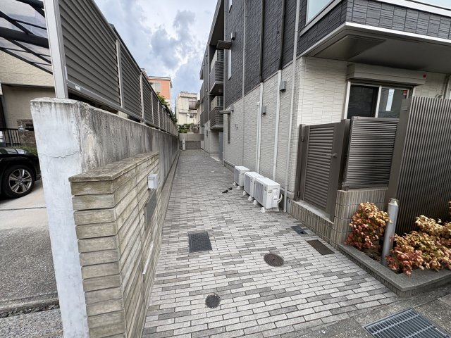 マルベリー甲南山手のエントランス