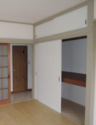 下島荘　Ｄ棟の収納|天袋付の押入れで収納力アップ