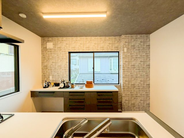 青葉区新石川3丁目戸建のキッチン|コンパクトなキッチンで掃除もラクラク