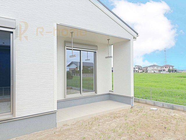 第1常総市収納谷　新築戸建て　2号棟のその他|主寝室から出入り可能なテラス！物干しスペースやくつろぎ空間など生活に合わせて活用♪