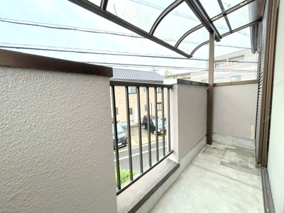 【バルコニー】 | 枚方市伊加賀西町 戸建 | 南向きバルコニーです！