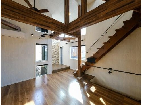 新宿区荒木町　中古戸建の居間・リビング