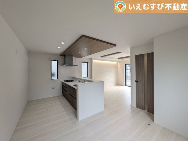GRAFARE　鴻巣市吹上本町3期の居間・リビング|ご家族みんながゆったりくつろげるリビング
ゆとりの空間でくつろいだり遊んだり、家族の時間が楽しみですね♪