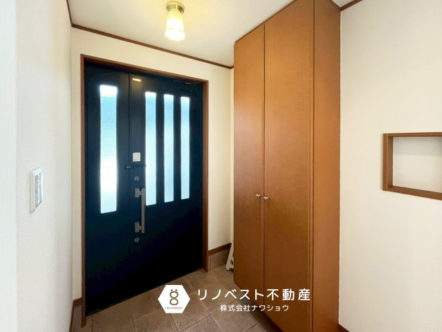 東大阪市末広町の玄関|【リノベスト不動産】テナント（事業用）物件のご紹介も可能です。事務所移転・新規開業等お気軽にご相談ください♪
