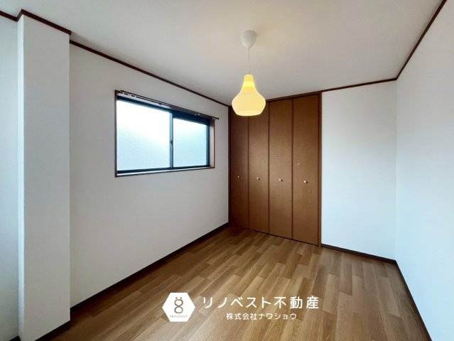 東大阪市末広町の洋室|約6帖の洋室(3階)
子供部屋におすすめ！3階の居室は全て6帖なので、部屋の取り合いにもなりません◎