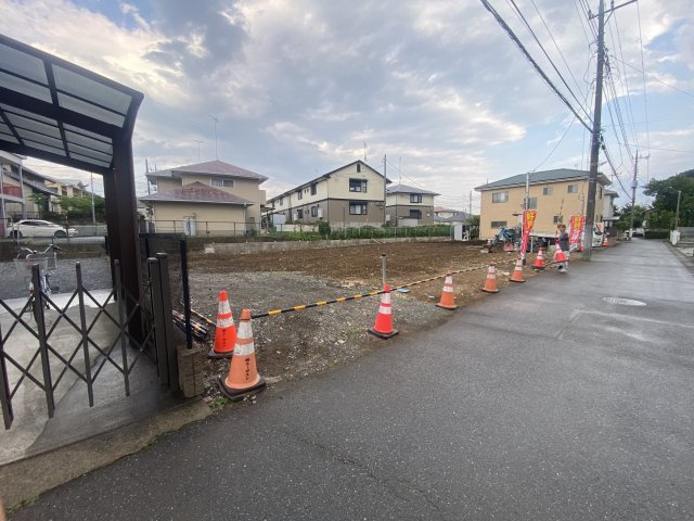 【LIGARE】宇都宮市石井町 第6期 全3棟の前面道路含む現地写真|〇只今建築中〇
建築中の工程を確認できるのがは今ならではのメリットです。
周辺環境を含め、今からチェックがおすすめです。
先ずはお気軽にお問合せください！
※2026年6月撮影