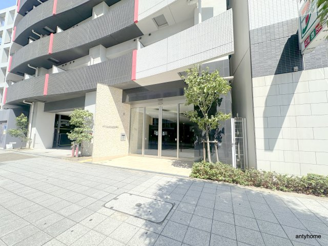 AFFLUENCE難波　仲介手数料無料のエントランス