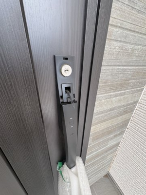 【防犯設備】 | クライン古河市雷電町第2期　 | 同社施工例※クロスや建具その他仕様が異なる場合がございますディンプル＆電子キーで防犯性の高い玄関です☆