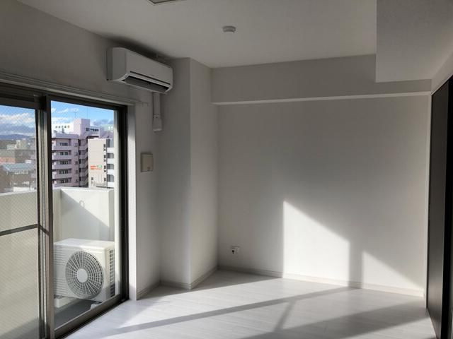 ドルチェ新町の居間・リビング