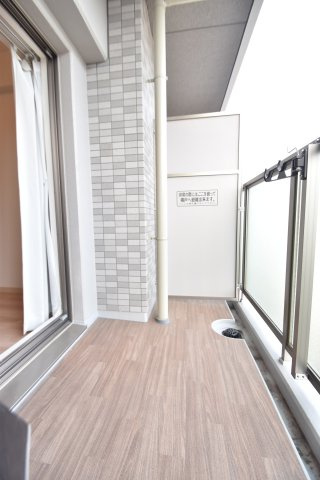 大阪市都島区東野田町１丁目の賃貸マンションのバルコニー