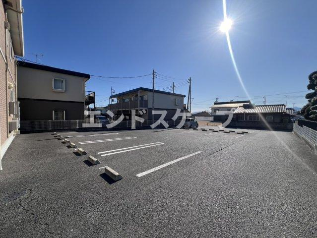 ヴィクトワールの駐車場|高崎、前橋のお部屋探しはエンドスケープまで！お客様の理想お聞かせ下さい♪