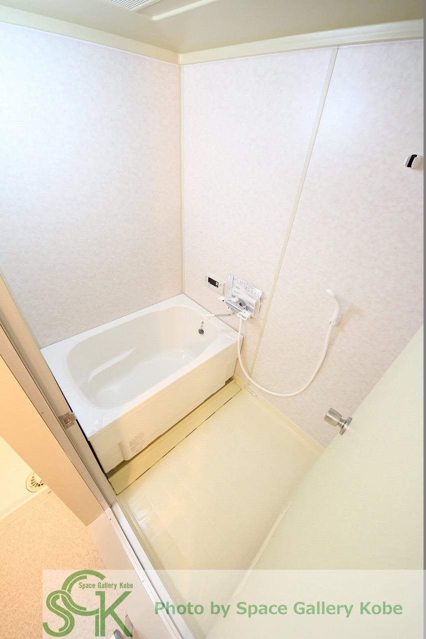 グランベア今井の浴室|※お部屋により仕様が異なる場合があります。