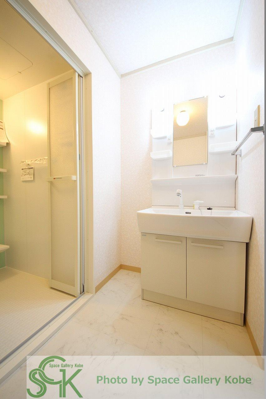 グランベア今井の洗面所|※お部屋により仕様が異なる場合があります。