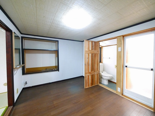 郡山市小林町戸建の洋室