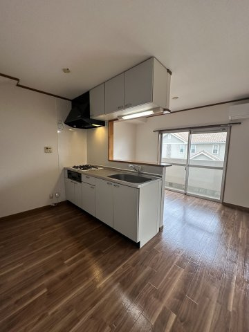 クオリティタウン上野　参番館の居間・リビング|退去前のため同型他号室の写真を掲載しています。