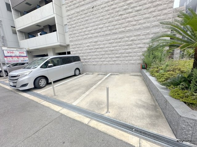 S-RESIDENCE難波Briller　仲介手数料無料の駐車場