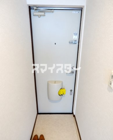 柏市高柳のアパートの玄関