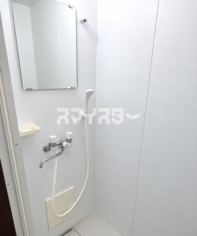 柏市高柳のアパートのシャワールーム
