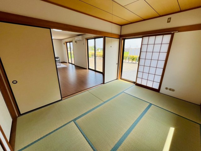 栃木市藤岡町甲 リフォーム物件　の和室|〇和室　6帖〇
リビングと続き間の和室です。
2026年5月撮影