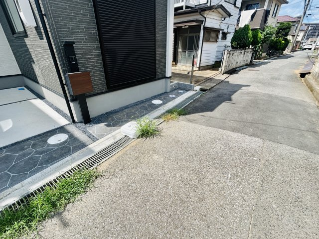 グラファーレ八千代市大和田新田２６期の前面道路含む現地写真