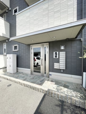 フィオーレ南二軒屋のエントランス