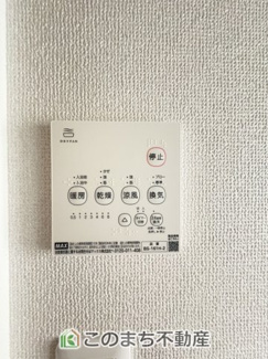 【設備】 | クライン古河市雷電町第2期　 | 同社施工例※クロスや建具その他仕様が異なる場合がございます雨の日や梅雨時期のお洗濯も安心の浴室暖房乾燥機付き☆冬場のヒートショック予防にも活躍します☆