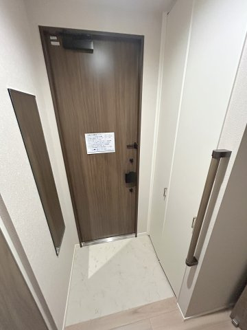 レジデンスヒューゲル鶴ヶ丘Ⅰの玄関