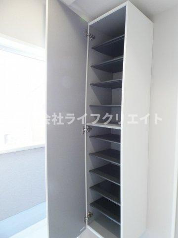 クリフビレッジZ棟の玄関