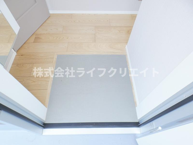 クリフビレッジZ棟の玄関