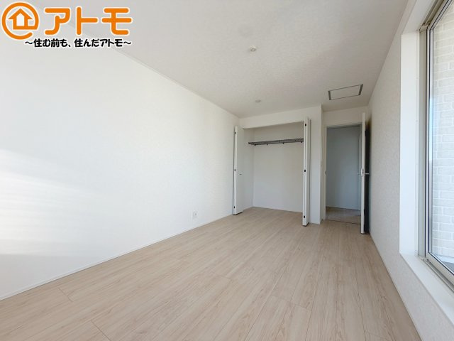 【寝室】 | 清水区北矢部町第6　新築戸建　2号棟 | 収納スペースもしっかり確保したお部屋は、収納家具の数も減らせるのでお部屋を広く使えます！