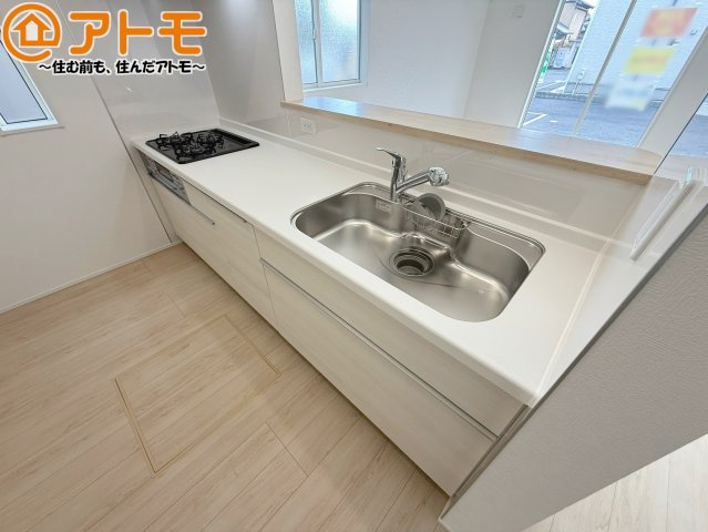 【キッチン】 | 清水区北矢部町第6　新築戸建　2号棟 | 対面式のキッチンはリビングを見渡すことができるので安心♪家族の会話も増えそうですね♪