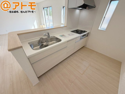 【キッチン】 | 清水区北矢部町第6　新築戸建　1号棟 | ご家族と一緒にお料理を楽しめる広々キッチンです♪