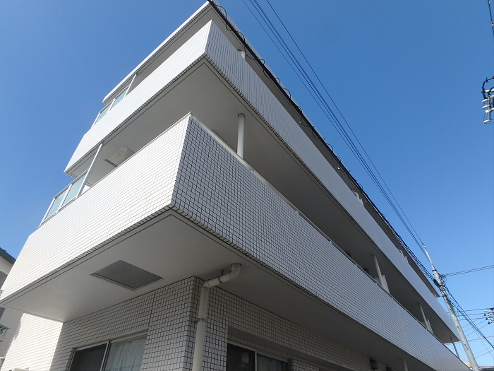 コリーヌ平町四番館の外観
