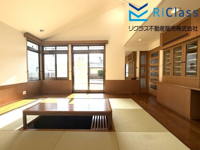 中古戸建　神戸市須磨区友が丘7丁目の居間・リビング|ゆったり過ごせるリビングです