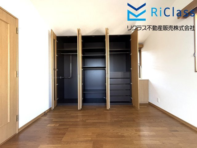 中古戸建　神戸市須磨区友が丘7丁目の子供部屋|子供部屋には便利な大容量クローゼットがございます