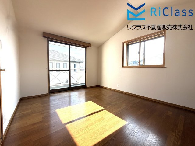 中古戸建　神戸市須磨区友が丘7丁目の子供部屋|採光のある子供部屋です