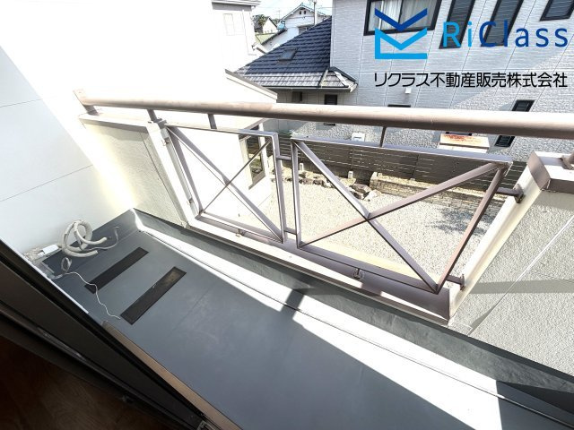中古戸建　神戸市須磨区友が丘7丁目のバルコニー|日当たりの良い西側子供部屋のバルコニーです