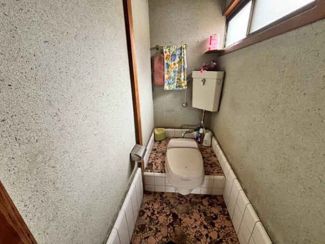 古河市駒羽根中古戸建のトイレ