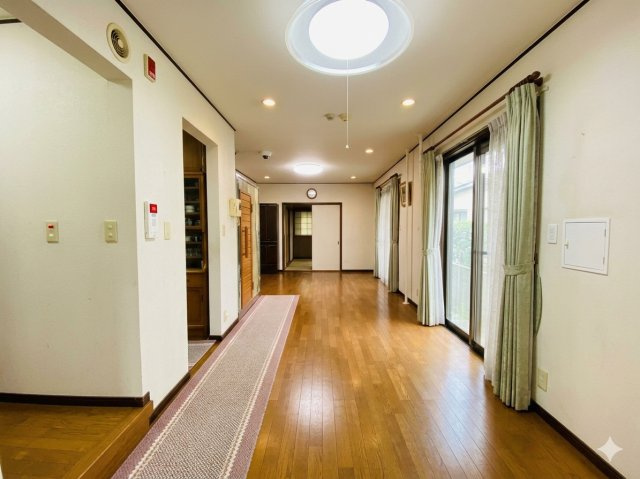 富里市日吉台　戸建の居間・リビング