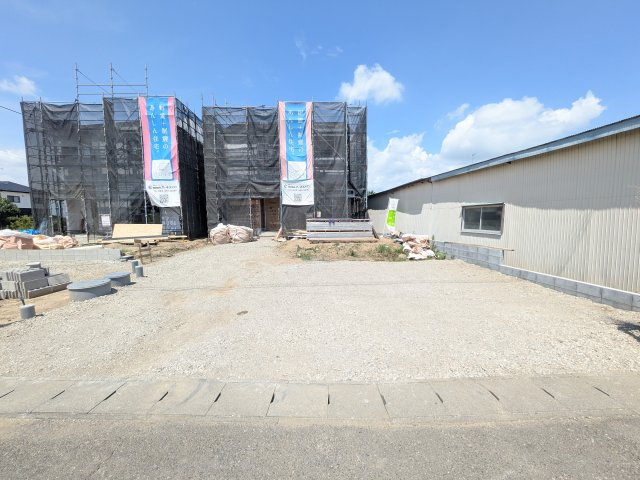 常総市若宮戸　第2　新築戸建て　1号棟の前面道路含む現地写真|写真だけでは伝わらない快適さを、ぜひ現地で体感しませんか？
即日見学可能です！平日のご案内も可能です♪
お気軽にお問合せまたはお電話ください！
0297-86-8370まで【リアライズ不動産】