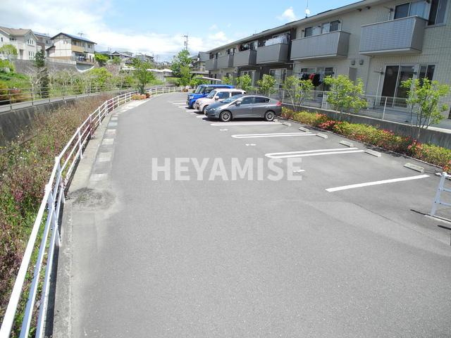 ラ・サクラ・サクラ・Ⅱの駐車場