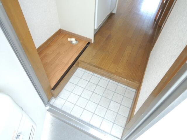 ペアハイム　ＩＩＩの玄関|玄関から室内へ