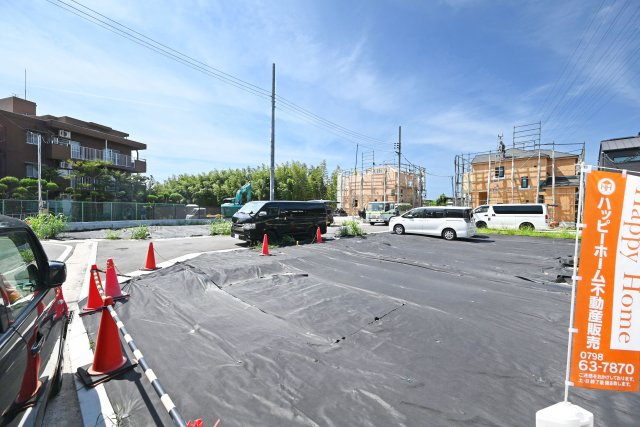 ハートフルタウン田能4丁目新築一戸建て│3LDK+駐車駐輪の外観|開発道路入口から撮影した現地外観写真です。
家族の未来を見据えた、全9区画の新しい街並み。