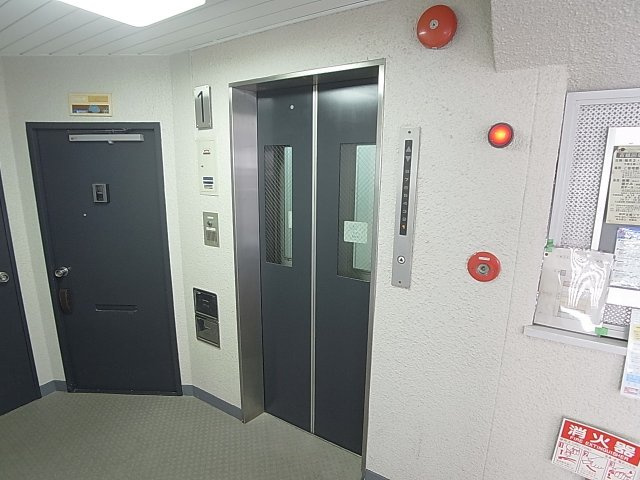 甲南第2サンコーポラスのその他共用部分|エレベーターも完備してます